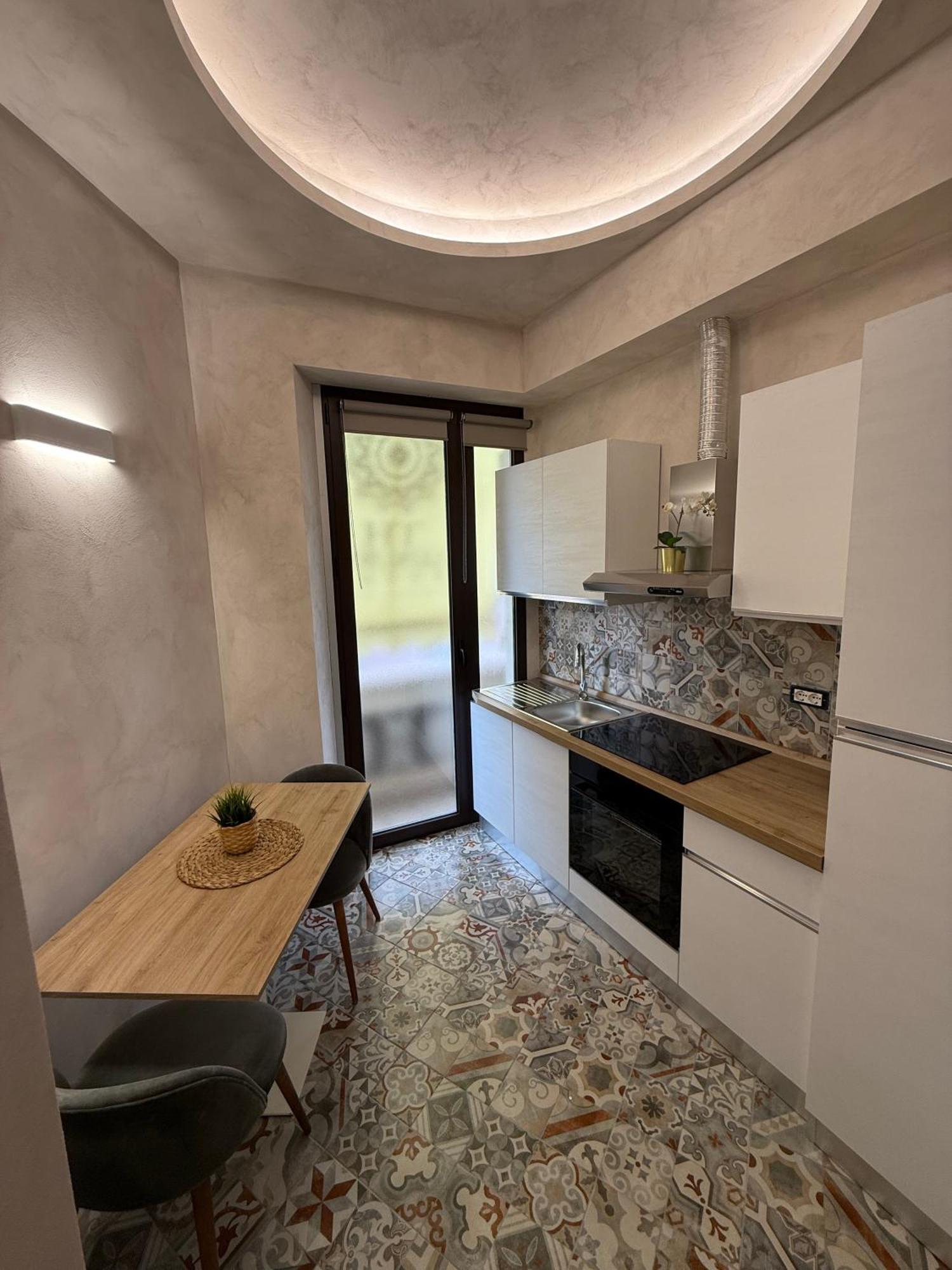 Th Luxury Rooms & Apartment Giardini Naxos Bagian luar foto