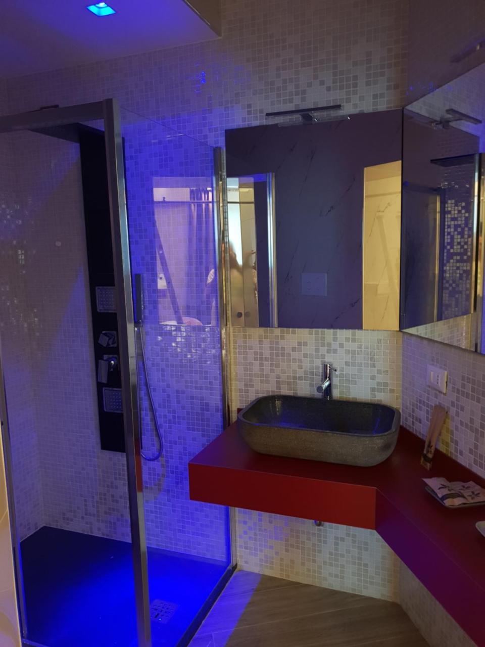 Th Luxury Rooms & Apartment Giardini Naxos Bagian luar foto