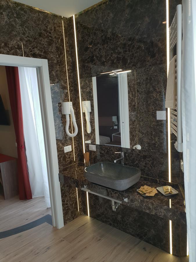 Th Luxury Rooms & Apartment Giardini Naxos Bagian luar foto