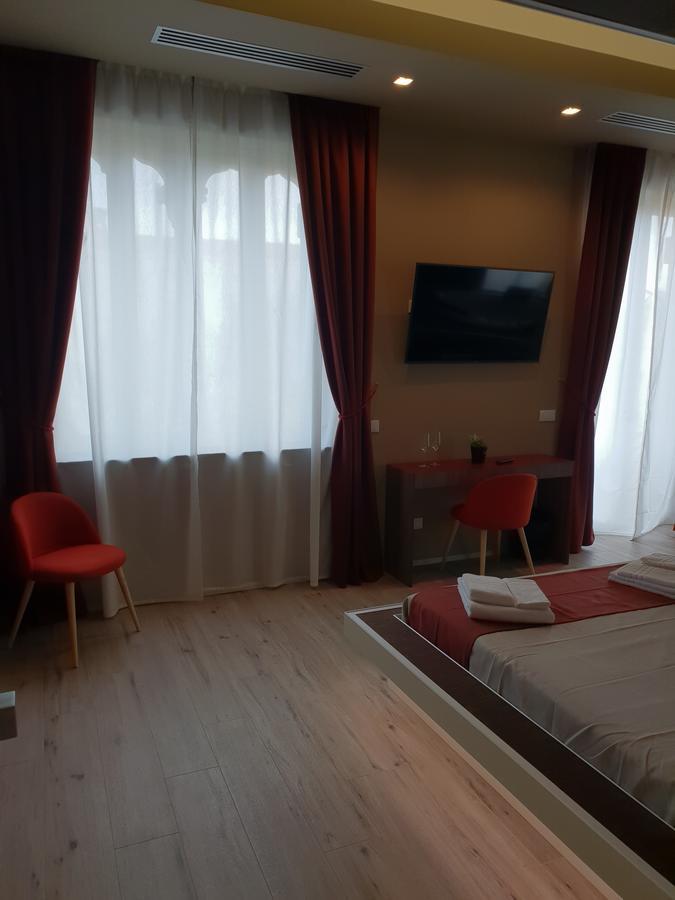 Th Luxury Rooms & Apartment Giardini Naxos Bagian luar foto